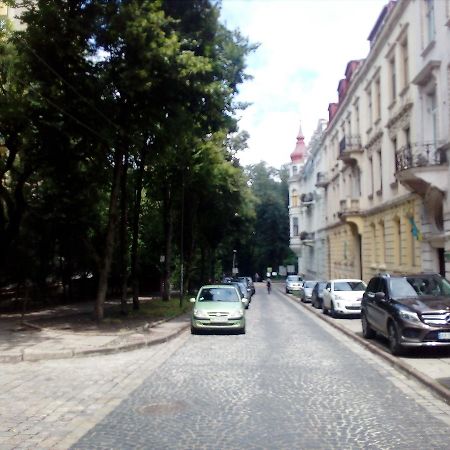 The Georgehouse Hostel Львов Экстерьер фото